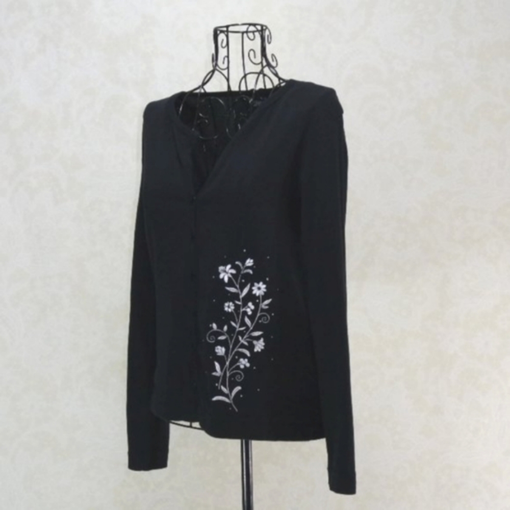 SUNBURST By Morning Sun Black Button Close White Floral Embroidery Accen…